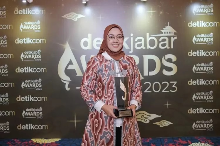 Jadi Bupati Purwakarta, Harta Anne Ratna Mustika Menyusut Hingga Rp.8,5 Miliar Jadi Bupati Purwakarta, Harta Anne Ratna Mustika Menyusut Hingga Rp.8,5 Miliar