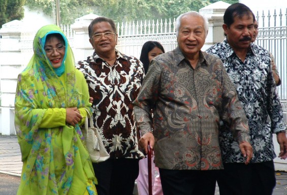 Detik-detik Menjelang Pak Harto Meninggal, Tutut: Ayah Berbisik 'Aku Ingin Nyusul Ibumu' Detik-detik Menjelang Pak Harto Meninggal, Tutut: Ayah Berbisik 'Aku Ingin Nyusul Ibumu'