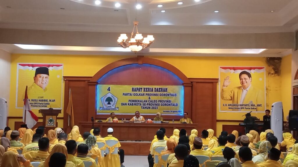 Pimpin Rakerda Golkar Gorontalo, Rusli Habibie Optimis Raih 2 Kursi DPR RI Pimpin Rakerda Golkar Gorontalo, Rusli Habibie Optimis Raih 2 Kursi DPR RI